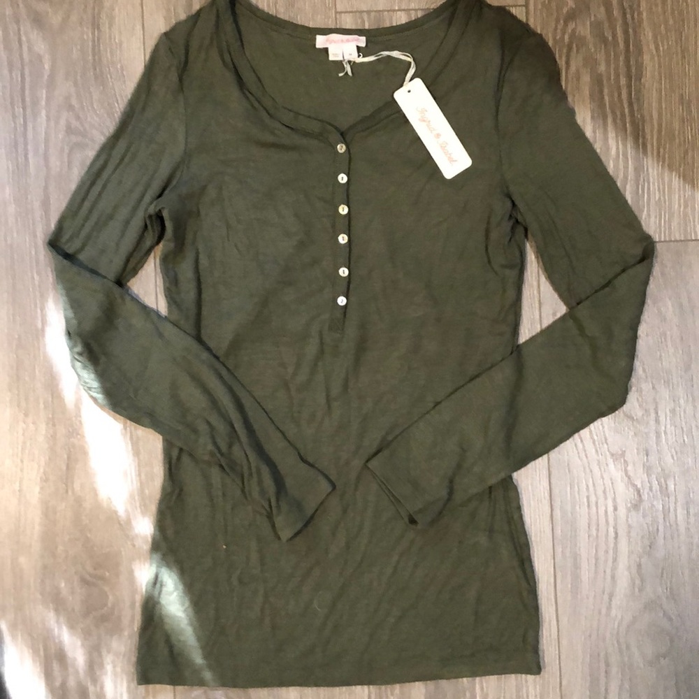 Ingrid and Isabel maternity and nursing top new